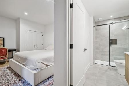 3040  Allée du Valais, Mont-Tremblant, Québec J8E 1C6, Canada