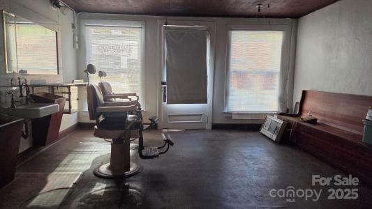 210 S Academy Street, Lincolnton, North Carolina 28092, HOA KỲ