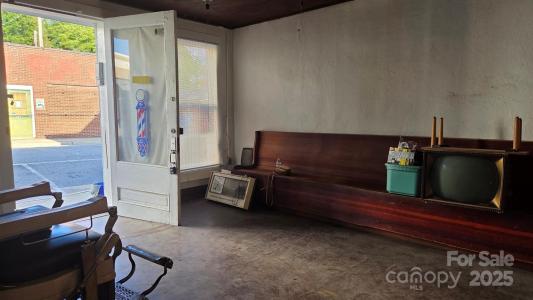 210 S Academy Street, Lincolnton, North Carolina 28092, HOA KỲ