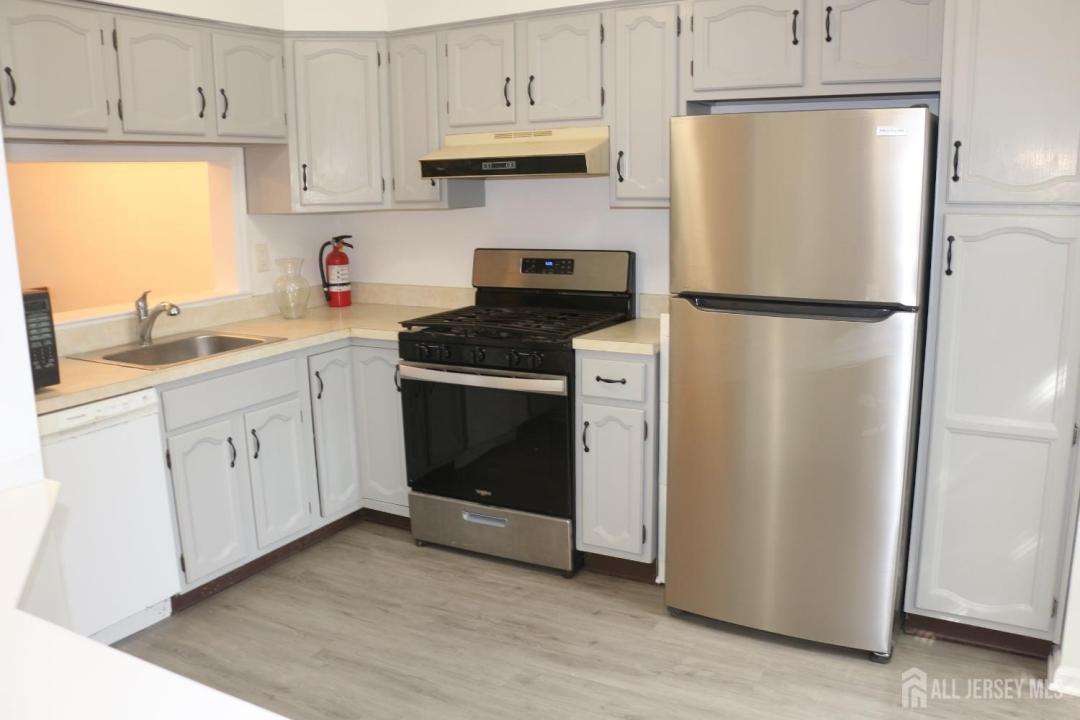 405 Maplecrest Road, Edison, New Jersey 08820, USA