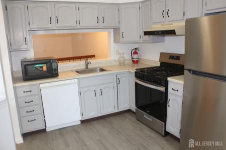 405 Maplecrest Road, Edison, New Jersey 08820, USA