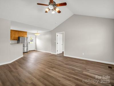 1643 Flag Lane, Vale, 노스 캐롤라이나 28168, 미국