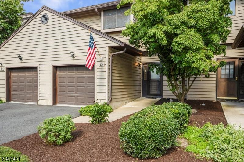 13 Cardinal Ln, Hampton Twp., New Jersey 07860-1454, USA