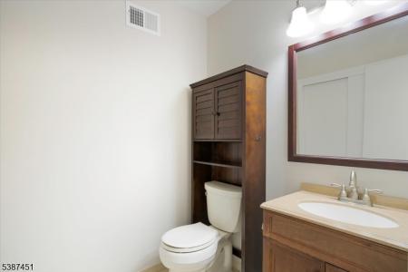 13 Cardinal Ln, Hampton Twp., New Jersey 07860-1454, USA