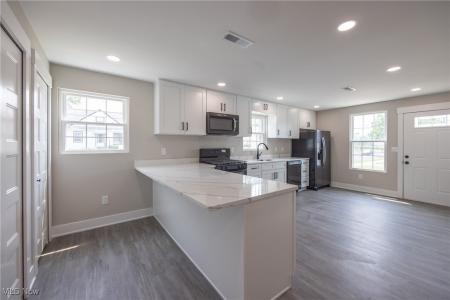 1836 E 294th Street, Wickliffe, 俄亥俄州 44092, 美國