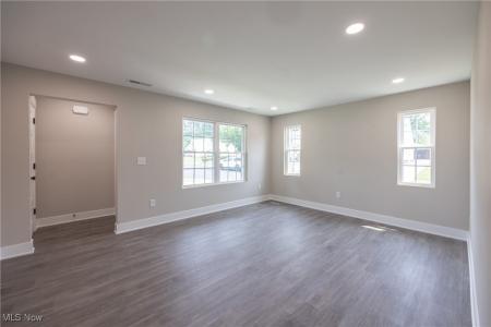 1836 E 294th Street, Wickliffe, 俄亥俄州 44092, 美國