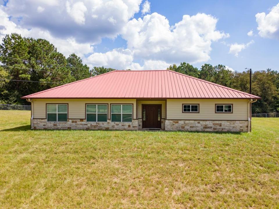7655 County Road 2065, Crockett, Texas 75835