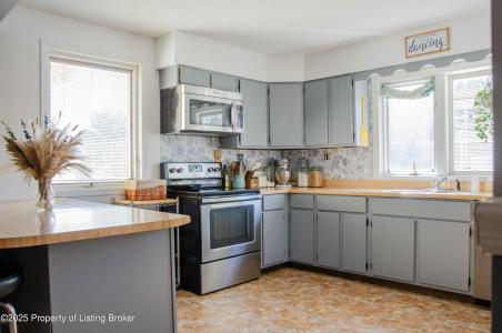 18 2nd Street, Bowman, ノースダコタ 58623, アメリカ合衆国