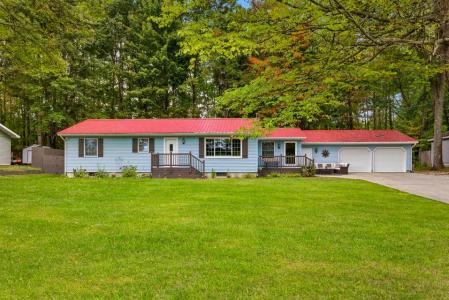 9279 W School Section Lake Drive, Mecosta, מישיגן 49332, ארצות הברית של אמריקה 