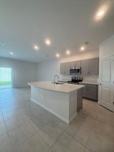 1324 Drake Ridge Drive, KISSIMMEE, Florida 34744