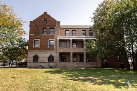 1949 W 48th Street, Chicago, Illinois 60609, USA