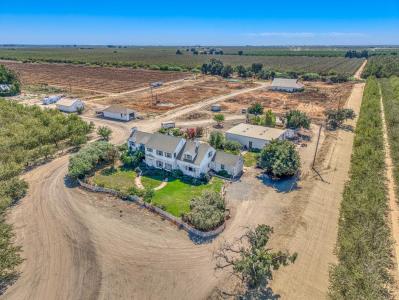 743 College City Road, Arbuckle, California 95912, USA