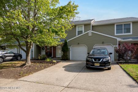 52 Holly Drive, Eatontown, New Jersey 07724