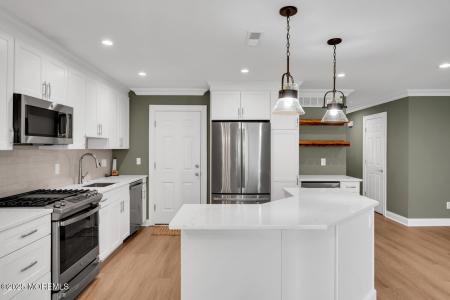 52 Holly Drive, Eatontown, New Jersey 07724