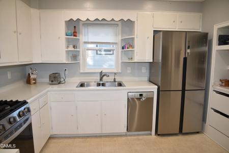 413 1st Avenue, Ashley, Dakota Du Nord 58413, États-Unis