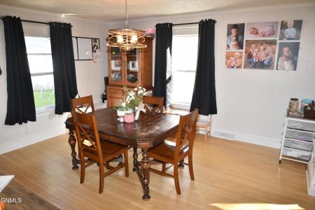 413 1st Avenue, Ashley, Dakota Du Nord 58413, États-Unis