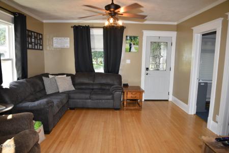 413 1st Avenue, Ashley, Dakota Du Nord 58413, États-Unis