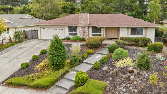 7256 Oakmont Dr, Santa Rosa, California 95409, USA