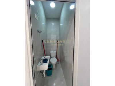 21 Dhjetori, Tirana, Albania