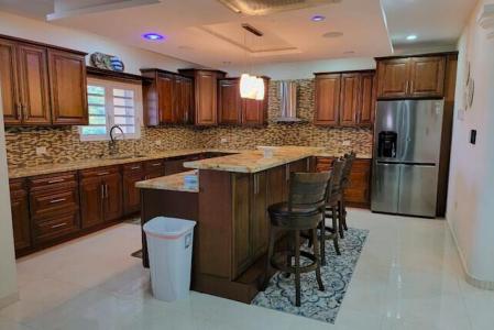 4 Bedroom Hill Side Oyster Pond Rental House, Maho Area, Sint Maarten