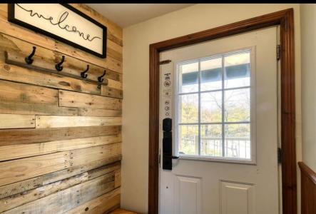 185  Rue du Mont-Plaisant, Mont-Tremblant, Квебек J8E 1L2, Канада