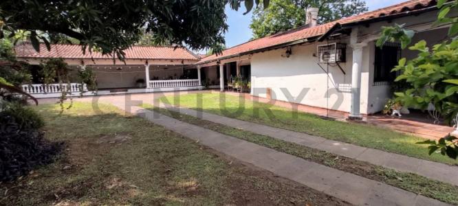 Alberdi esquina Vice Pte. Sánchez de la ciudad de Luque , Luque, Central 90250, Le Paraguay