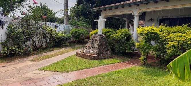 Alberdi esquina Vice Pte. Sánchez de la ciudad de Luque , Luque, Central 90250, Le Paraguay