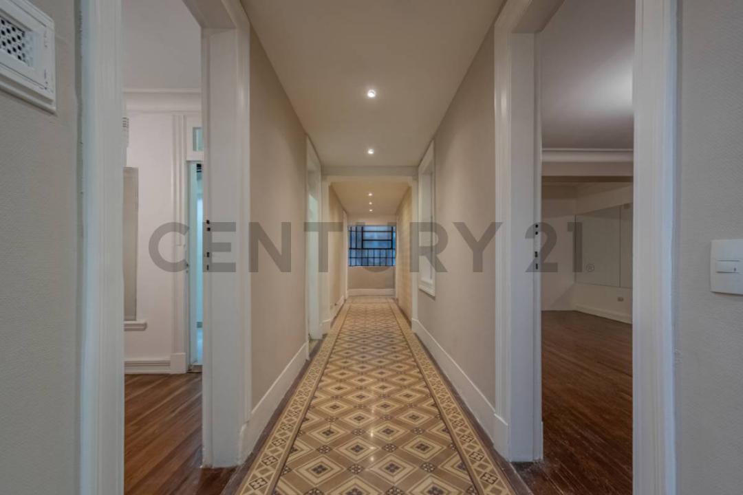 Reconquista 1032, Retiro, Capital Federal 00001, Argentinien