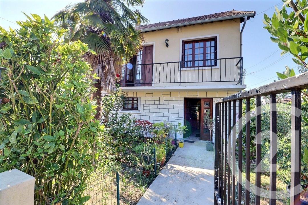 Tremblay En France, イル＝ド＝フランス 93290, アキタン