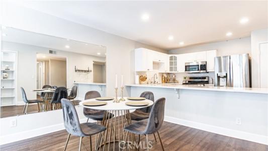 1940 N Highland , 26, Hollywood Hills, California 90068, USA