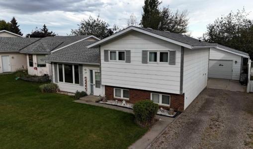 1129 60 STREET, Edson, Alberta T7E 1J1, Canada