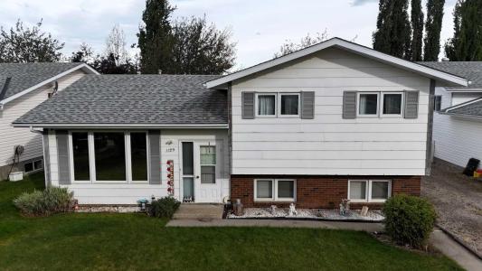 1129 60 STREET, Edson, Alberta T7E 1J1, Canada
