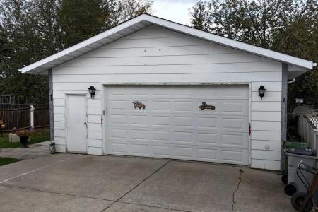 1129 60 STREET, Edson, Alberta T7E 1J1, Canada