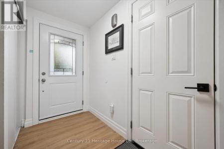 2 WORTON AVENUE, Guelph (willow West/sugarbush/west Acres), أونتاريو N1H 7C5, كندا 