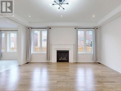 143 KENNETH ROGERS CRESCENT, East Gwillimbury (queensville), Ontario L9S 0S1, Canada