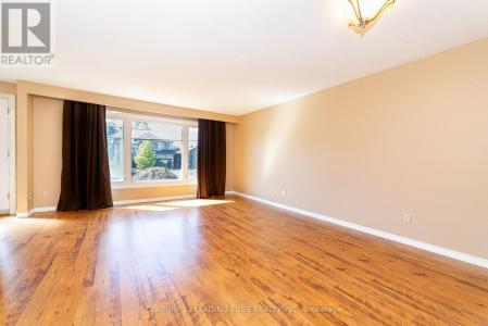 815 DOUGLAS AVENUE, Pickering (bay Ridges), Ontario L1W 1N2, Canada