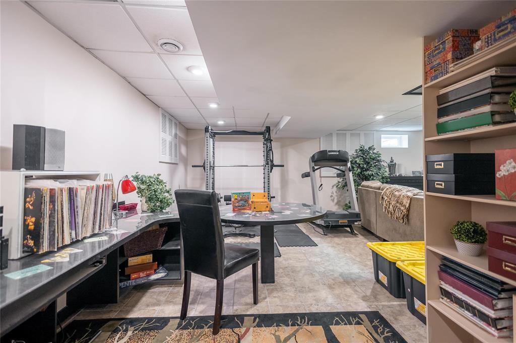 19146 ST. JOSEPH 56 N ROAD, Winnipeg, Манитоба R5T 0C1, Канада