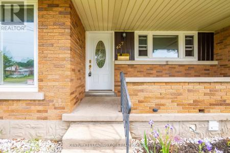 427 KRUG STREET, Kitchener, Ontario N2B 1K9, Canadá