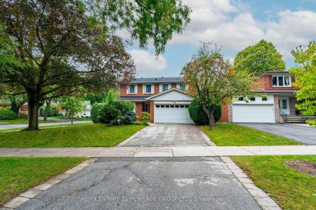 61 FOURSOME CRESCENT, Toronto, Ontario M2P 1W4, Canada