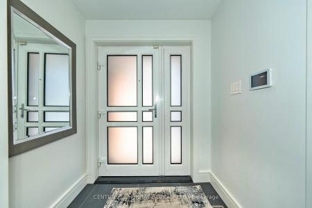 61 FOURSOME CRESCENT, Toronto, Ontario M2P 1W4, Canada