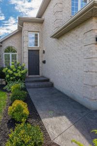 1075 BLACKMAPLE COURT, London East, Ontario N5Y 5P9, Canada