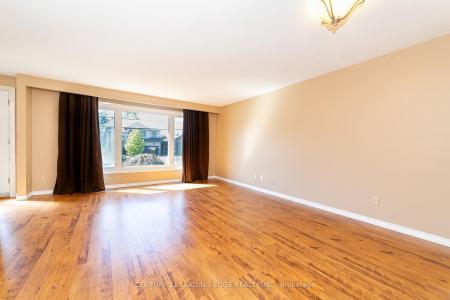 815 DOUGLAS AVENUE, Pickering, Онтарио L1W 1N2, Канада