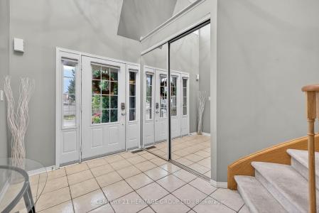 5 BOOTH STREET, Bradford West Gwillimbury, אונטריו L3Z 0A3, קנדה