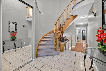 5 BOOTH STREET, Bradford West Gwillimbury, אונטריו L3Z 0A3, קנדה