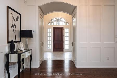 209 DONESSLE DRIVE, Oakville, Ontario L6J 3Y7, Canada