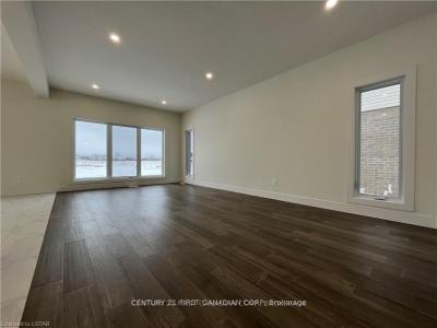 11 TRIEBNER STREET, South Huron, Ontario N0M 1S2, Canada