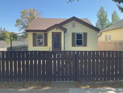 225 15 STREET N, Lethbridge, Alberta T1H 2X5, Canada