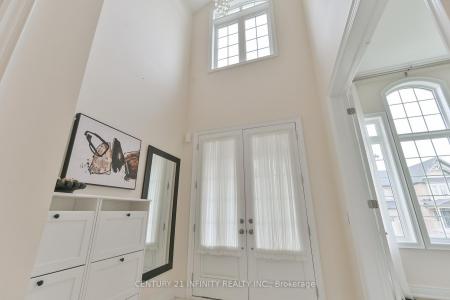 34 WATERSHED GATE, East Gwillimbury, Ontario L9N 0Y6, Canada