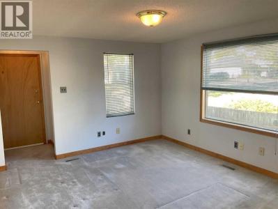 225 15 STREET NORTH, Lethbridge, Alberta T1H 2X5, Canada