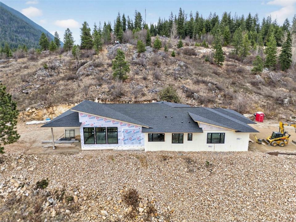 4 KAULT HILL ROAD, Tappen, Colombie-Britannique V0E 2X0, Canada